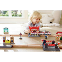 Hape Bahnhof mit Durchsagefunktion